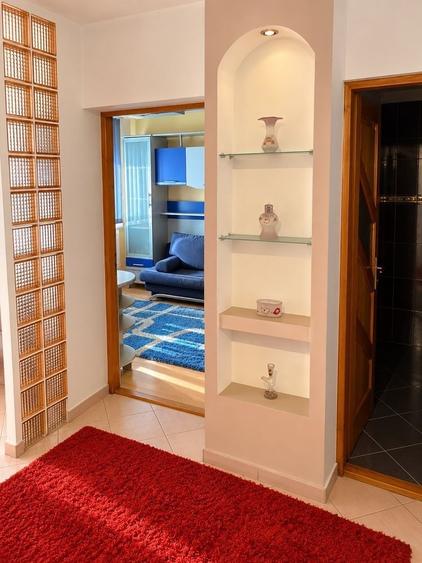 Apartament cu 2 camere semidecomandat, mobilat în Central