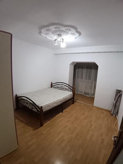 Apartament cu 2 camere decomandat în Coman