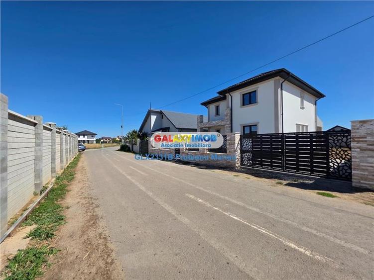 Casă cu 4 camere cu Teren 500 Mp în Domnești
