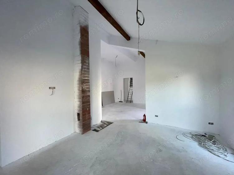 Casă cu 6 camere cu Teren 420 Mp în Ghiroda