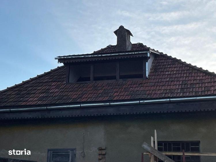 Casă cu 3 camere cu Teren 4400 Mp în Perișani