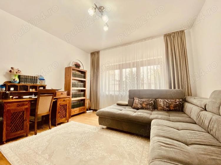 Casă cu 6 camere cu Teren 650 Mp în Central