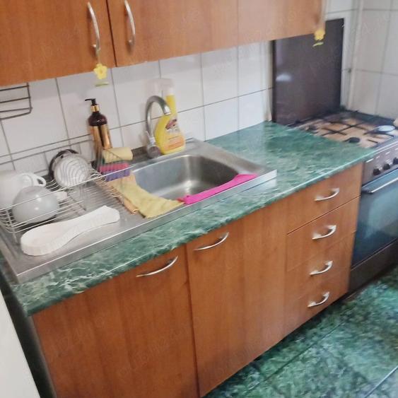 Apartament cu 2 camere semidecomandat în Bucur Obor