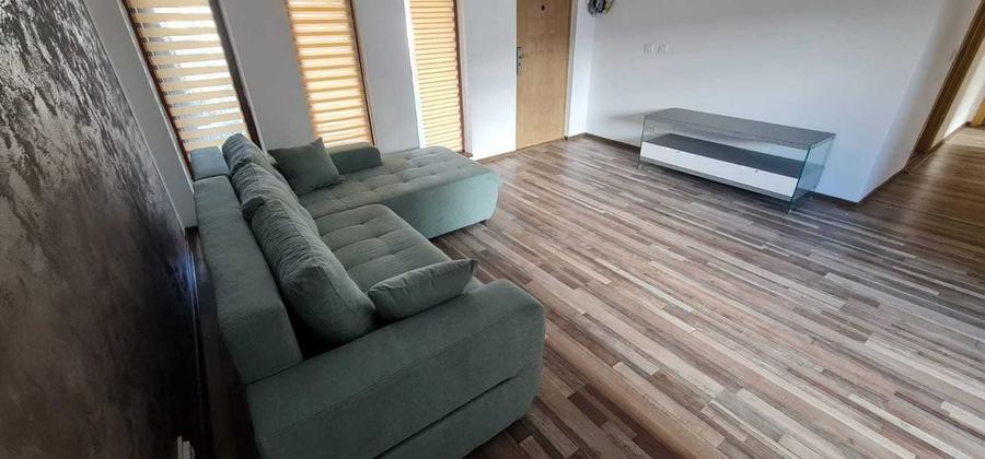 Apartament cu 3 camere decomandat în Valea Adâncă