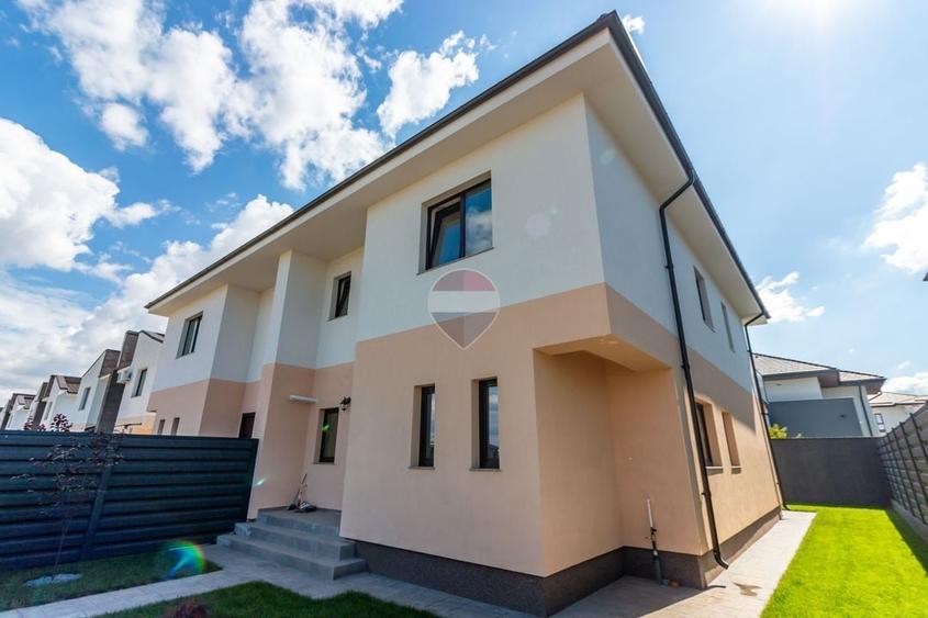 Duplex cu 4 camere cu Teren 180 Mp în Corbeanca