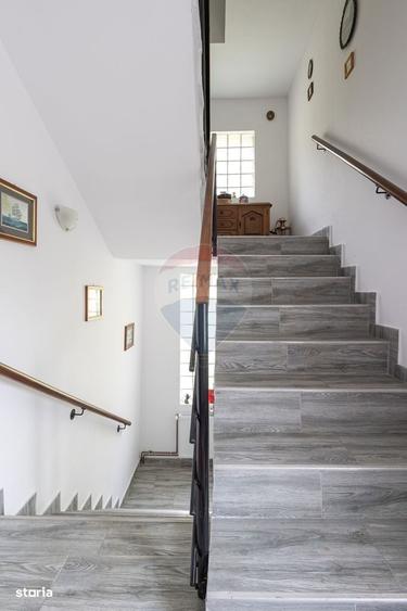 Casă cu 4 camere cu Teren 500 Mp în Muncelu