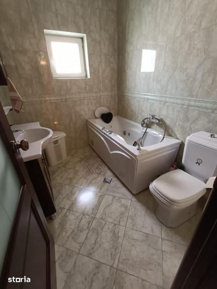 Apartament cu 3 camere decomandat în Ghencea