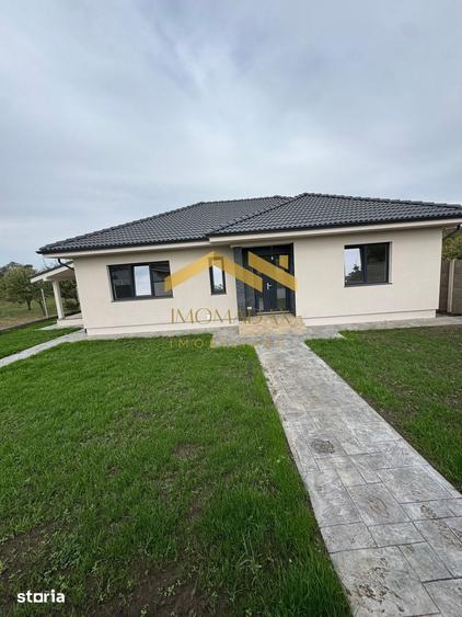 Casă cu 4 camere cu Teren 400 Mp în Sânmihaiu Român