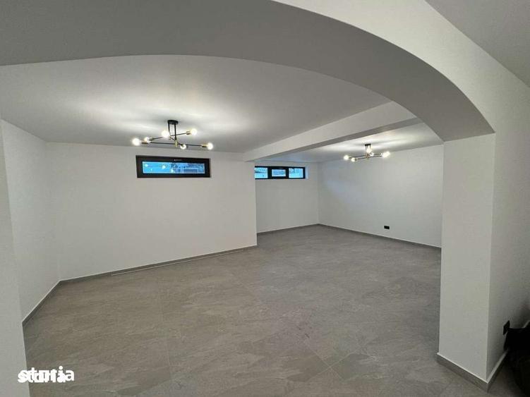 Casă cu 5 camere cu Teren 1213 Mp în Ostroveni