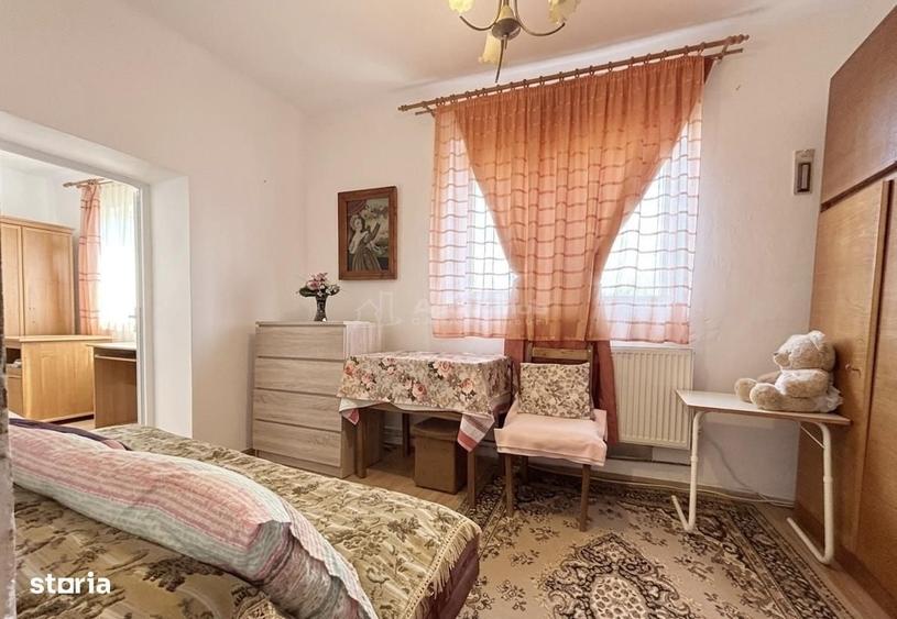 Casă cu 4 camere în Central