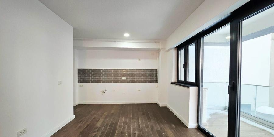 Apartament cu 3 camere decomandat în Dorobanți