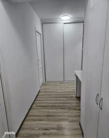 Apartament cu 3 camere decomandat în Est