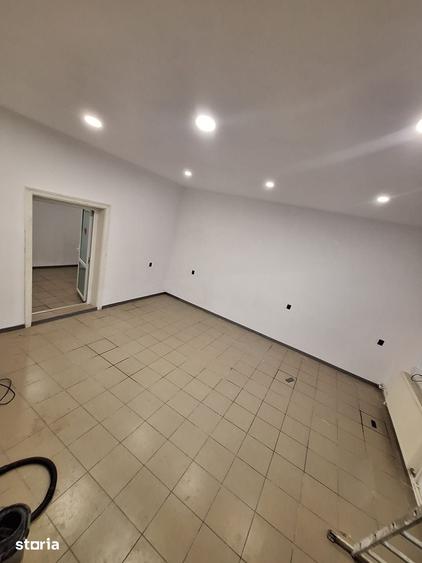 Spațiu comercial, de 66 mp, în Piața Centrală