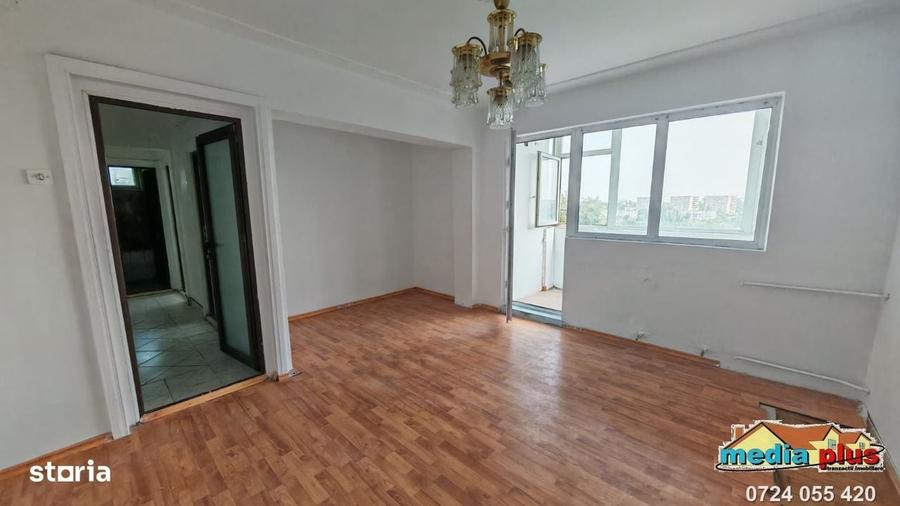 Apartament cu 3 camere decomandat în Micro 19