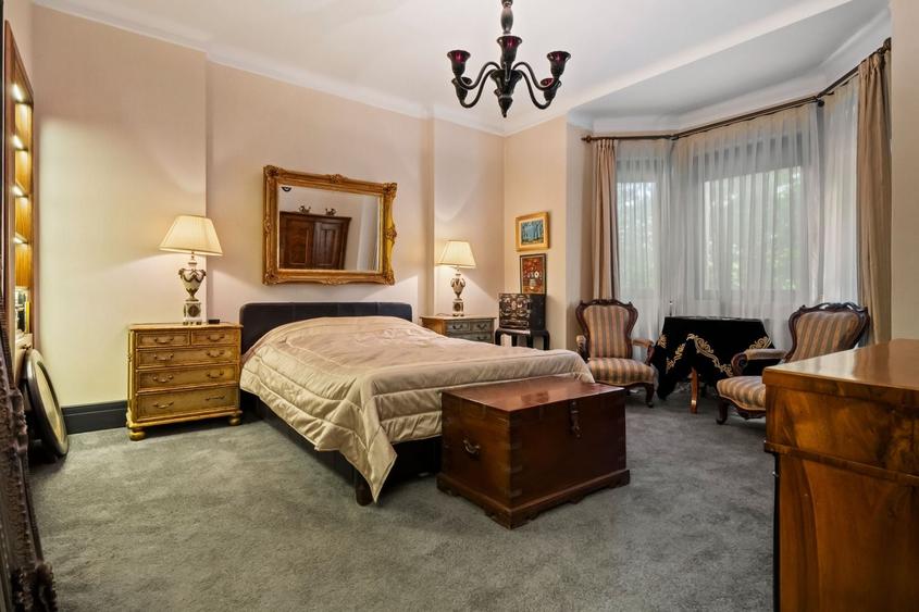 Apartament cu 6 camere decomandat, mobilat în Cotroceni