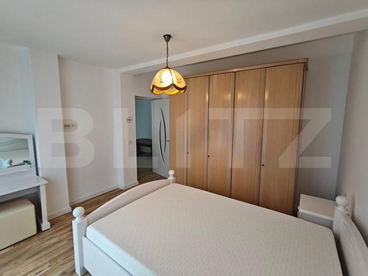Apartament cu 3 camere decomandat, mobilat în Gruia