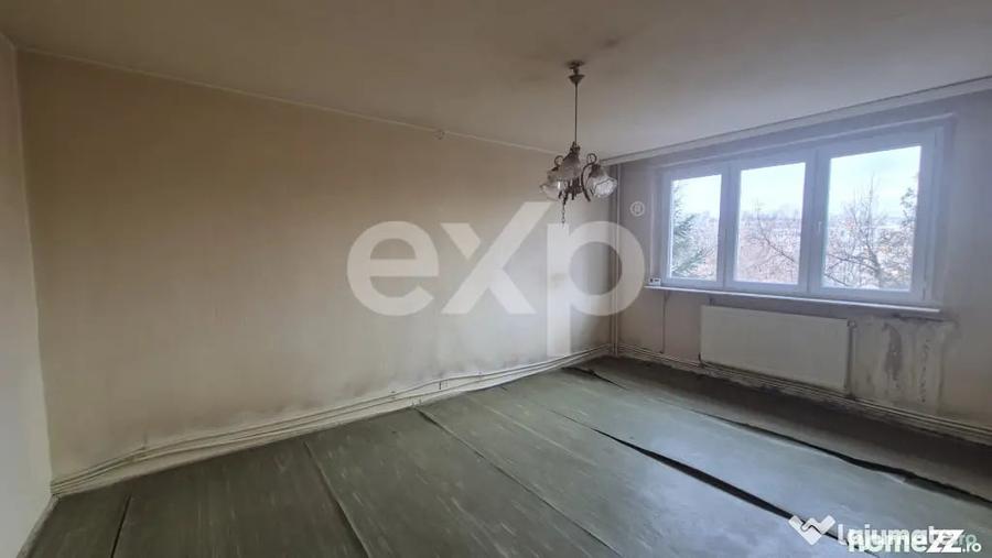 Apartament cu 4 camere decomandat în Negru Vodă