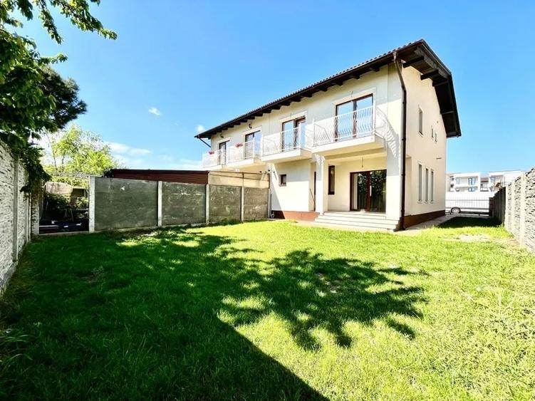 Duplex cu 5 camere cu Canalizare în Giroc