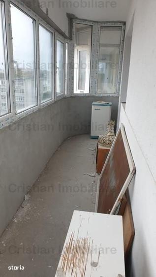 Apartament cu 4 camere decomandat în Republicii