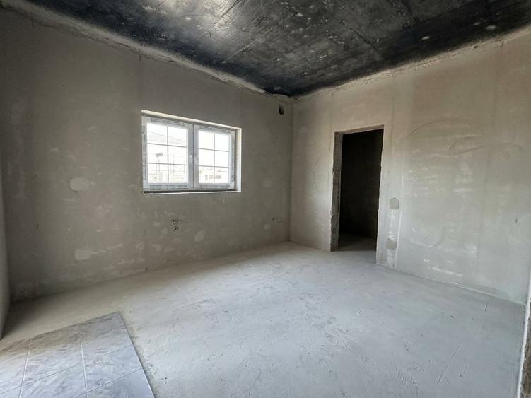 Duplex cu 4 camere cu Canalizare în Moșnița Nouă