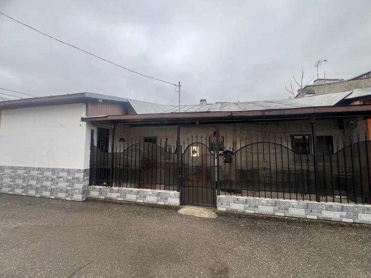 Casă cu 2 camere în Central