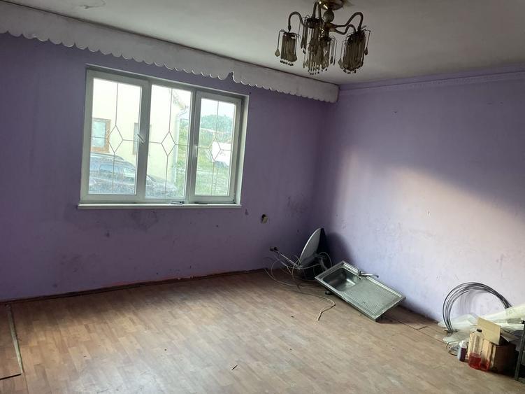 Casă cu 4 camere în Turnișor