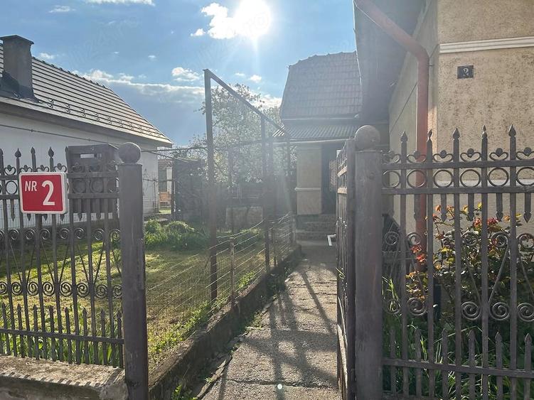 Casă cu 2 camere cu Teren 267 Mp în Central