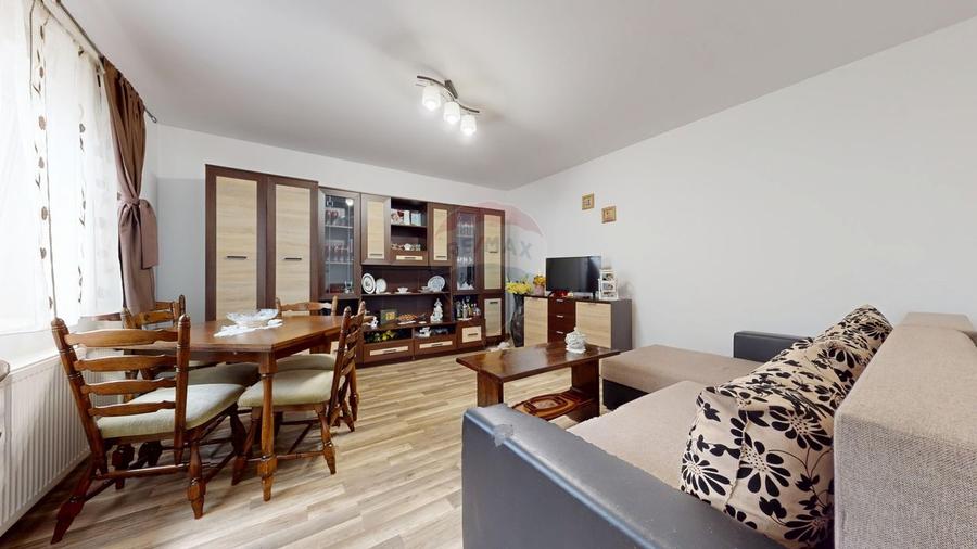 Casă individuală cu 4 camere cu Teren 1004 Mp în Hărman