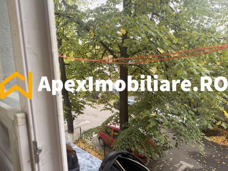 Garsonieră decomandată, mobilată în Titan
