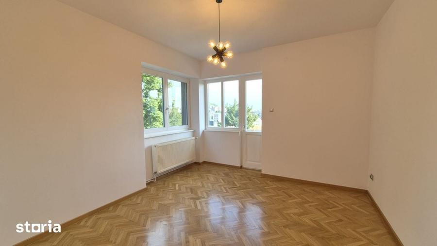 Apartament cu 2 camere decomandat în Centrul Istoric