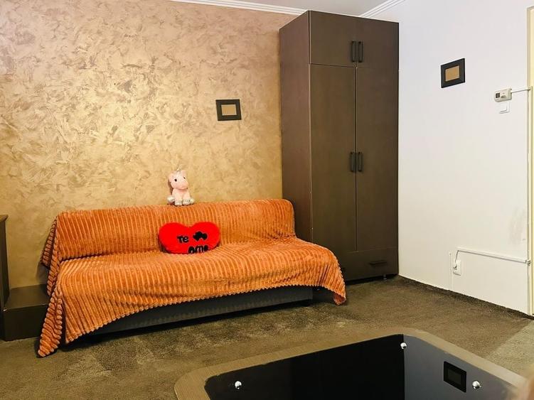 Garsonieră decomandată în Central