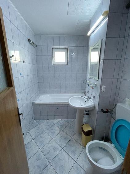Apartament cu 3 camere decomandat în Buzaului