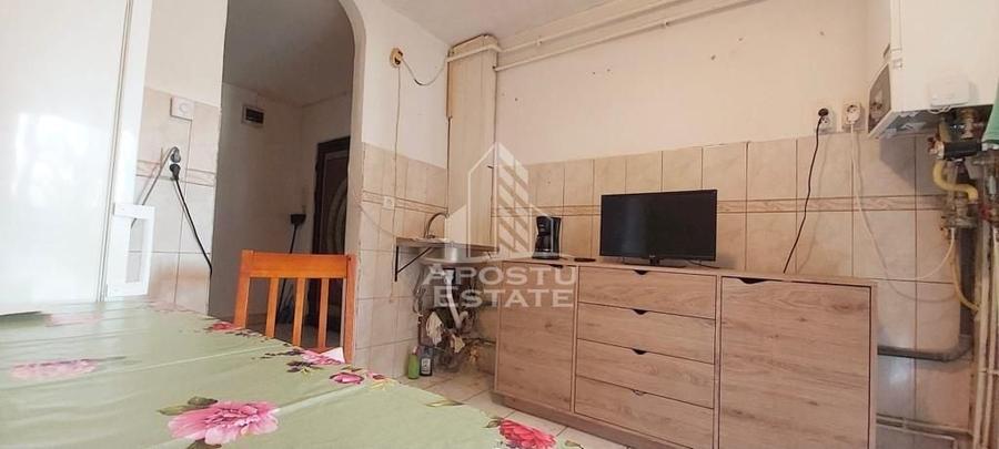 Apartament cu 3 camere decomandat, mobilat în Micălaca