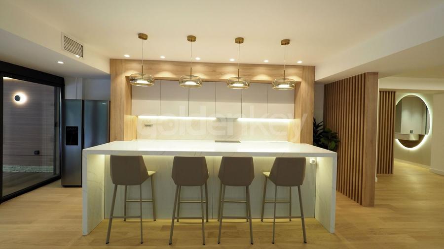Apartament cu 4 camere decomandat, mobilat în Herăstrău