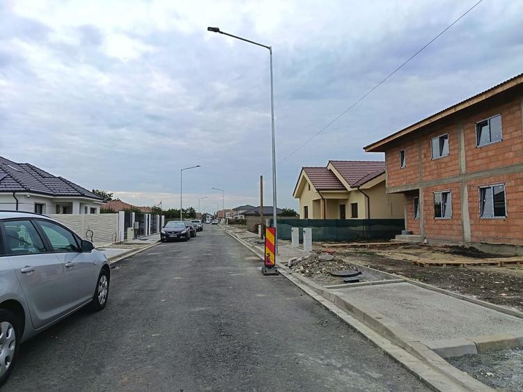 Duplex cu 4 camere cu Canalizare în Giarmata-Vii