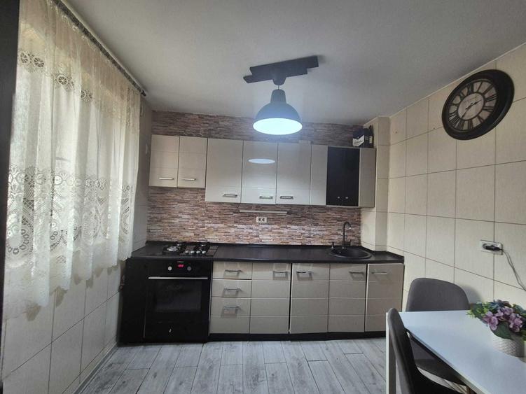 Apartament cu 2 camere semidecomandat în Obor