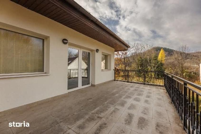Casă cu 6 camere cu Teren 567 Mp în Central