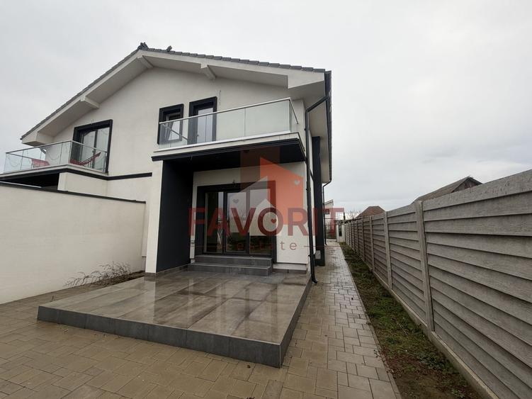 Duplex cu 4 camere cu Canalizare în Becicherecu Mic