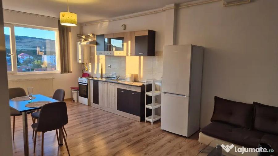 Apartament cu 2 camere semidecomandat în Florești