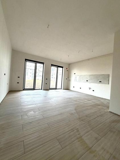Apartament cu 4 camere decomandat în Plopi