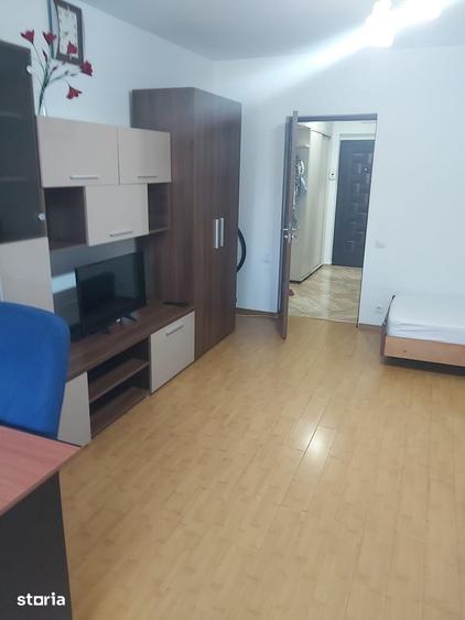 Garsonieră decomandată în Titan
