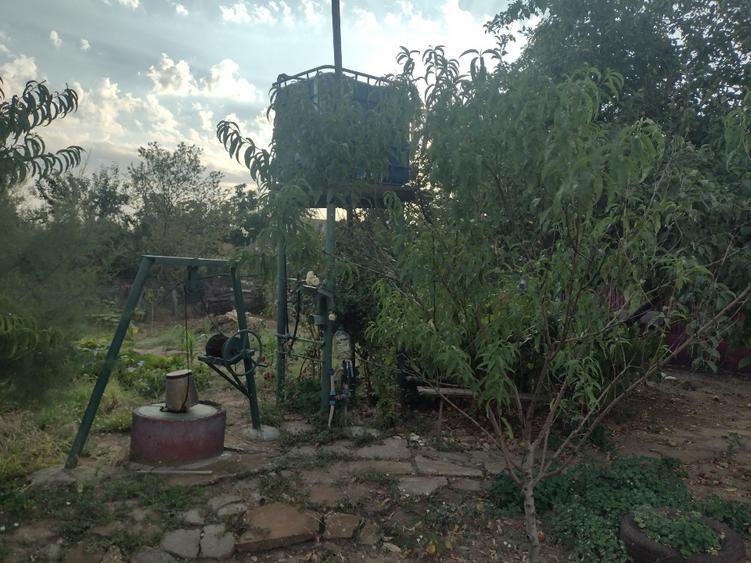 Casă individuală cu 4 camere cu Teren 1800 Mp în Comănița