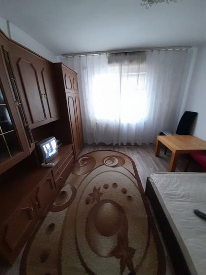 Garsonieră decomandată în Bartolomeu