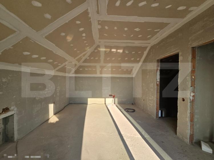 Duplex cu 5 camere cu Canalizare în Dâmbul Rotund