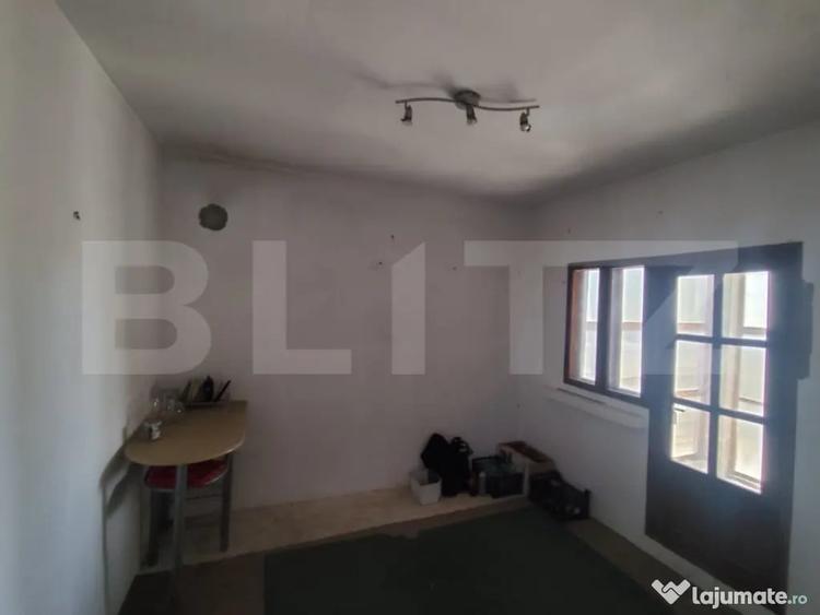 Casă cu 5 camere cu Teren 1140 Mp în Tomești
