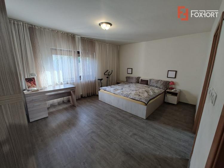 Casă individuală cu 3 camere cu Canalizare în Săcălaz