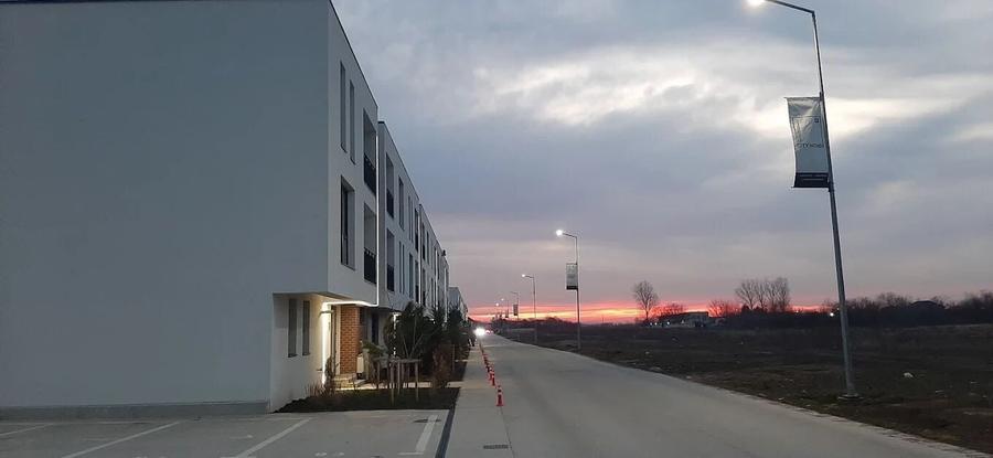 Apartament cu 2 camere semidecomandat, mobilat în Tunari