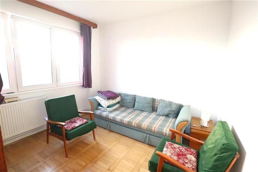 Apartament cu 3 camere semidecomandat în Gării