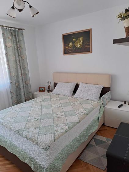 Apartament cu 2 camere decomandat în Sub Arini