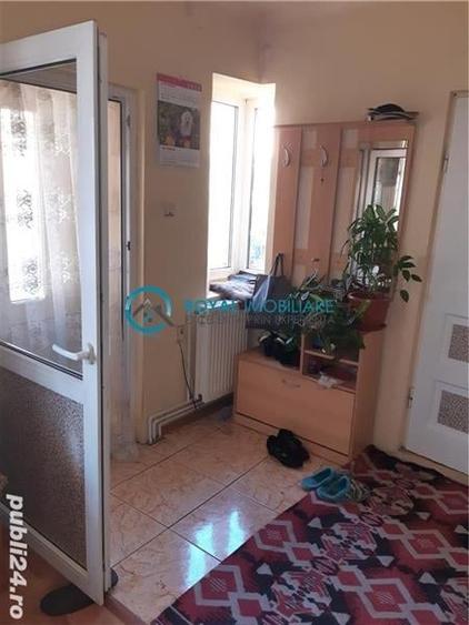 Casă individuală cu 7 camere cu Canalizare în Traian